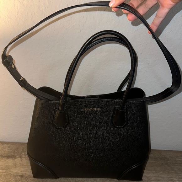 SALE‼️ NWT Michael Kors Purse - Picture 6 of 13